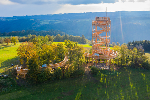 Aussichtsturm Donau am Berg in der Gemeinde Kirchberg ob der Donau samt umliegender Landschaft