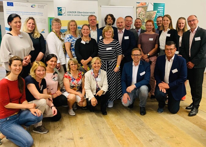 Die LEADER-VertreterInnen aus Oberösterreich und Südböhmen haben sich bei der Konferenz im Mühlviertler Kernland wohlgefühlt und Zukunftspläne geschmiedet. Die LEADER-VertreterInnen aus Oberösterreich und Südböhmen haben sich bei der Konferenz im Mühlviertler Kernland wohlgefühlt und Zukunftspläne geschmiedet.